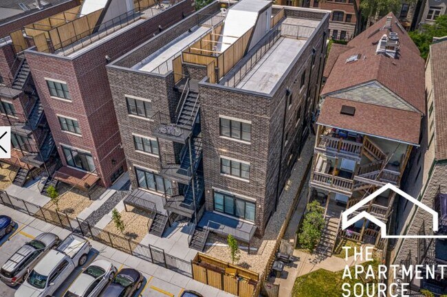 Building Photo - 3347 N Kenmore Ave