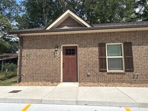 Building Photo - 513 Westend Cir