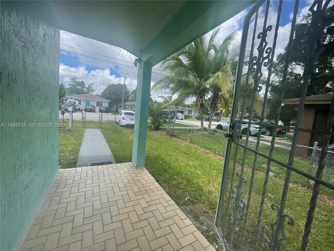 Foto del edificio - 2260 NW 61st St
