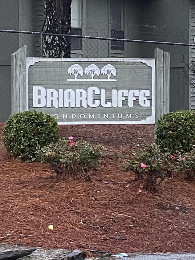 Foto principal - 1831 Tryon Dr