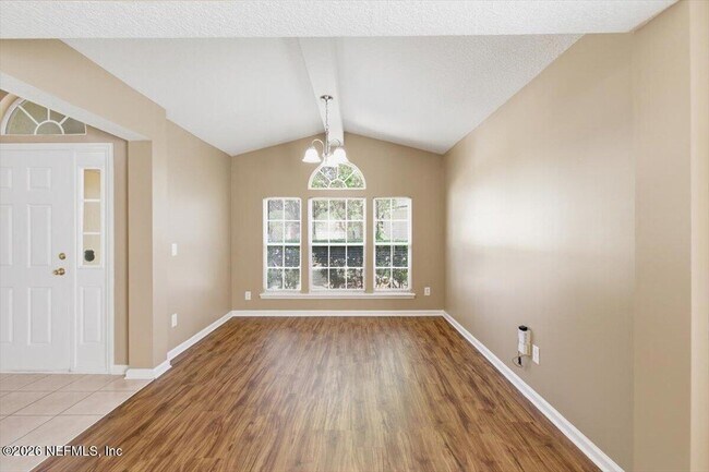 Foto del edificio - 708 Sharon Ct