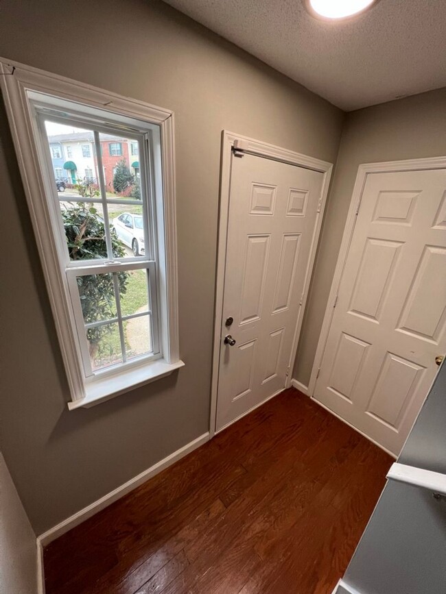 Building Photo - DEPOSIT PENDING! Townhome For Rent In Birm...