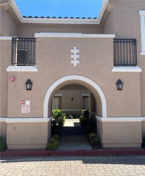 Foto del edificio - 11450 Church St