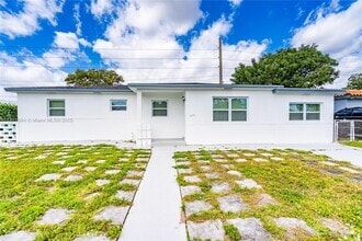 Building Photo - 8330 NW 35th Pl