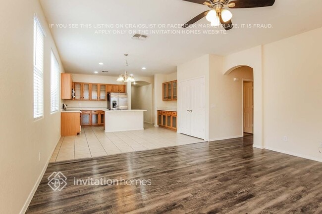 Building Photo - 7330 W Sophie Ln