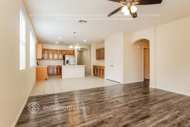 Foto del edificio - 7330 W Sophie Ln
