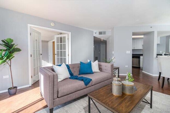 Foto del edificio - LOCATION!! Denver's Desirable Cherry Creek...