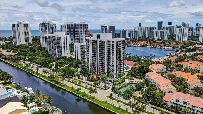 Building Photo - 3600 Yacht Club Dr