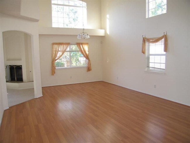 Foto del edificio - 7412 Tricia Rd NE