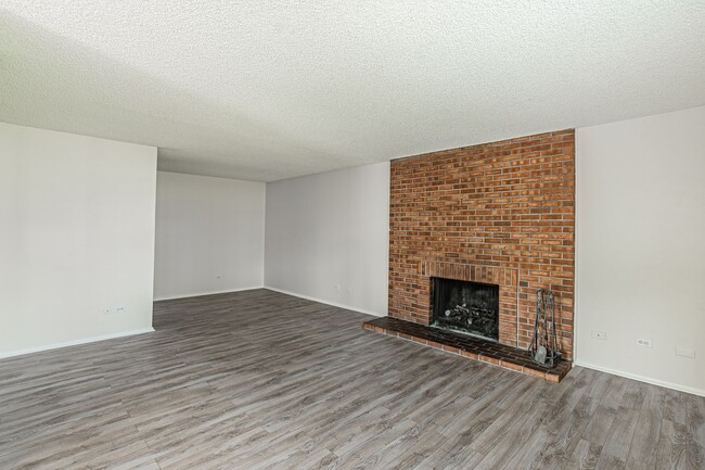 Foto del edificio - Cozy 2 Bed 2 Bath Condo on the main floor ...