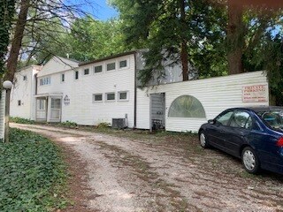 Building Photo - 615 W Kirby Ave
