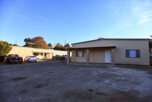 Building Photo - 2802 N Ventura Ave