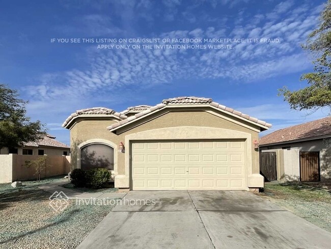 Building Photo - 13516 W Solano Dr