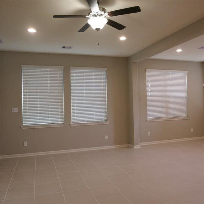 Building Photo - 219 Biltmore Loop