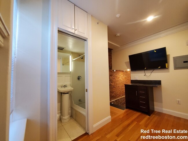 Photo - 1616 Beacon St Apartment