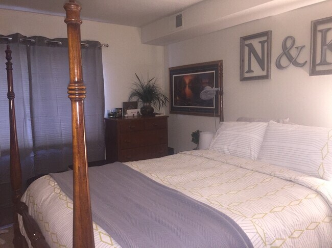 Foto del edificio - 11828 W North Ave