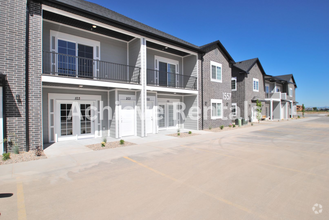 Building Photo - 1557 110