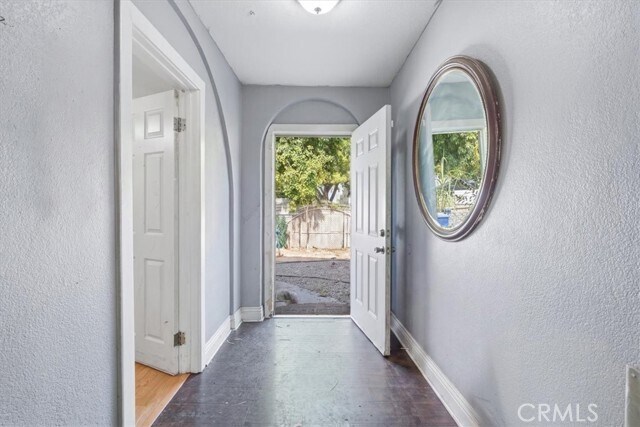 Building Photo - 1707 N Arrowhead Ave