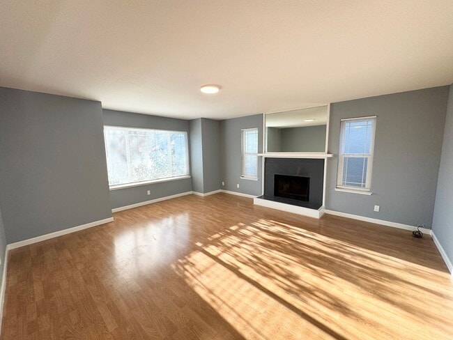 Foto del edificio - Perfect Shape Great Size Condo in San Ramon