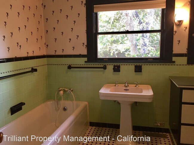 Foto del edificio - 3 br, 2 bath House - 639 S. El Molino Avenue