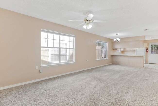 Foto del edificio - 139 Wildflower Ln