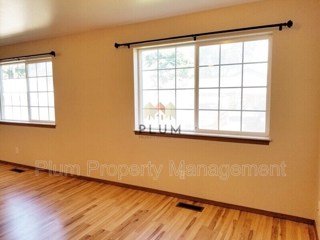 Building Photo - 1946 S 12th St W