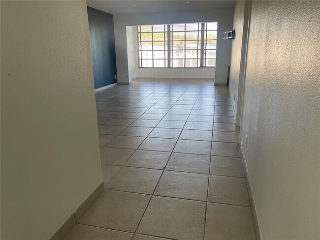 Building Photo - 8340 Sands Point Blvd