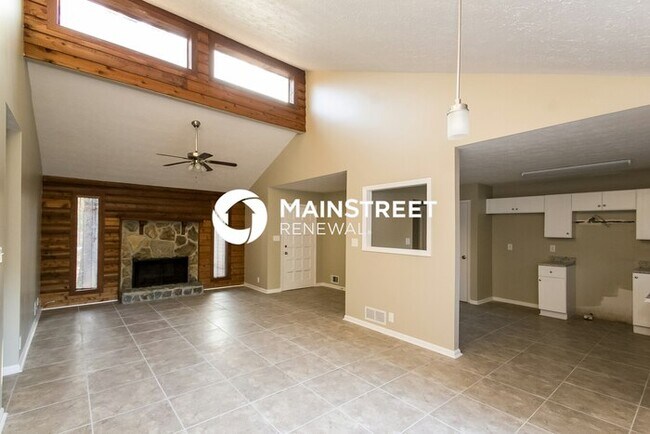 Building Photo - 3 Bedroom Pet-Friendly Home in Lithonia, GA with Main Street Renewal