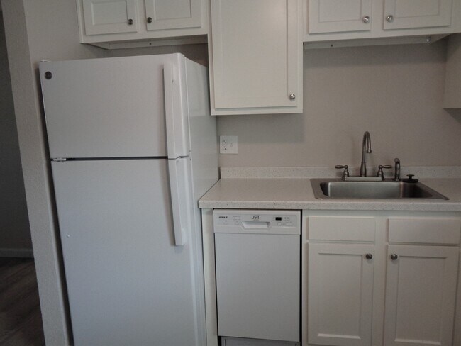 Building Photo - 6805 Western Pl