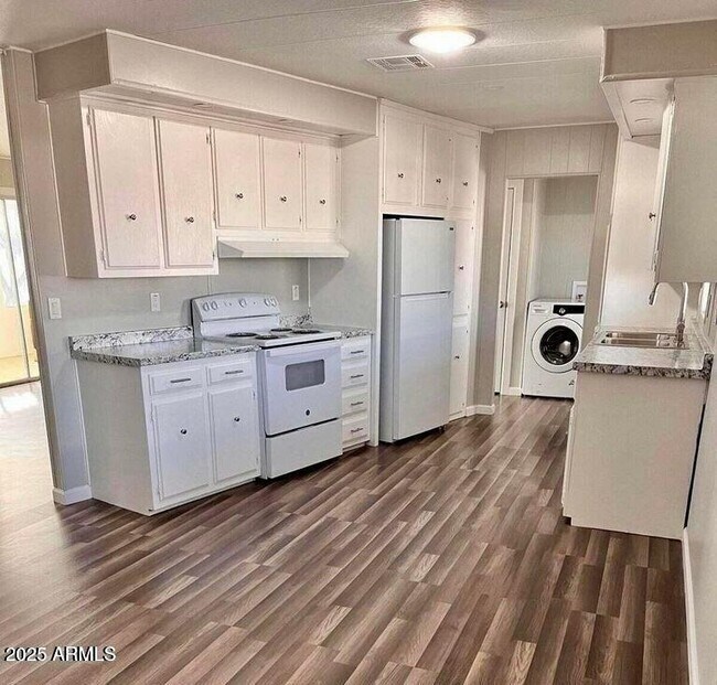Foto del edificio - 2501 W Wickenburg Way