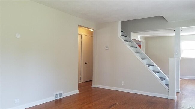 Building Photo - 201 Harwood Ave