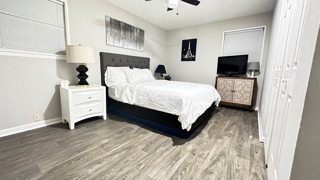 Building Photo - 6476 Voyles Dr