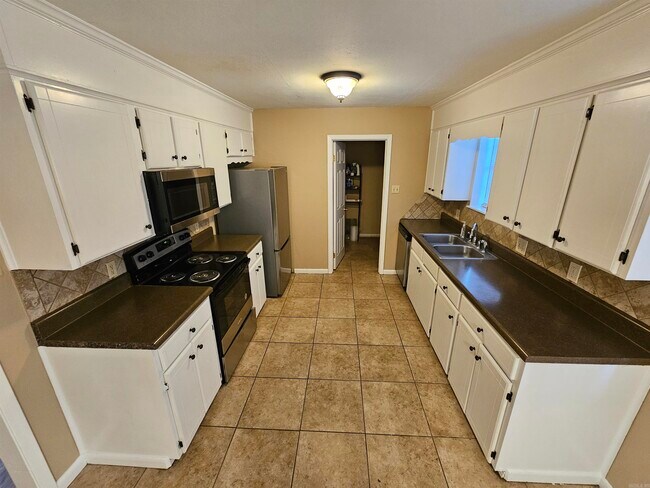 Building Photo - 28 Pheasant Run Dr