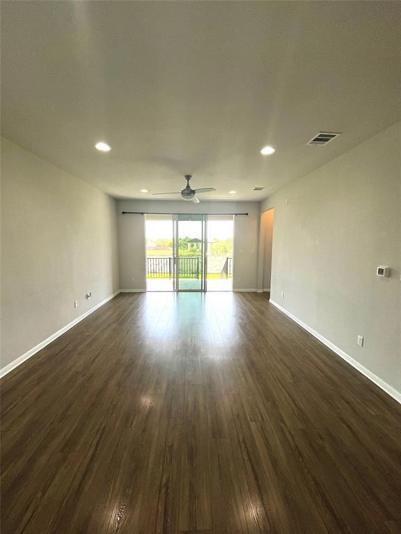 Foto del edificio - 124 Winding Hollow Ln