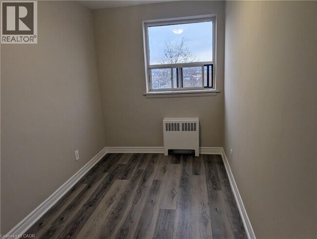 Photo du bâtiment - 468 Ottawa St N