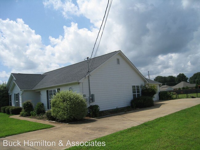 Building Photo - 4 br, 2 bath House - 47 Wheatfield Dr.