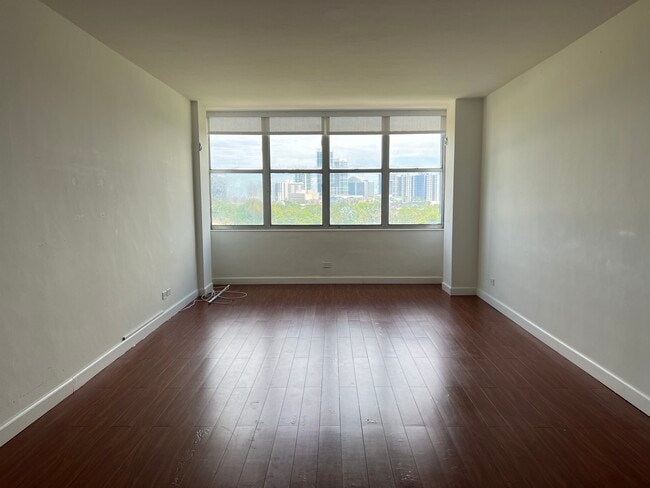 Foto del edificio - 7441 Wayne Ave