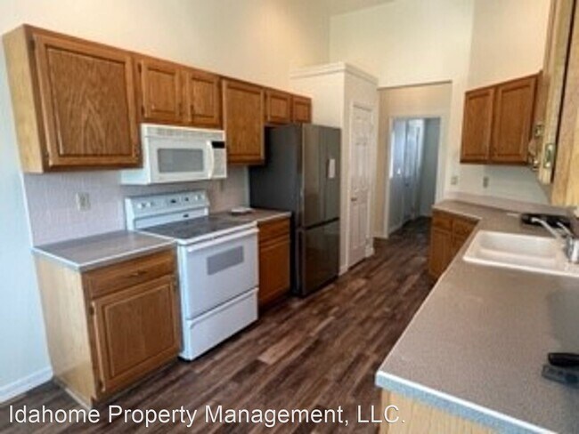 Building Photo - 3 br, 2 bath House - 2463 W State St