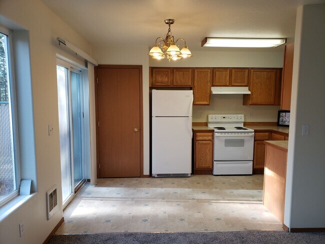 Foto del edificio - 3 bed 1.5 bath Duplex with fenced yard
