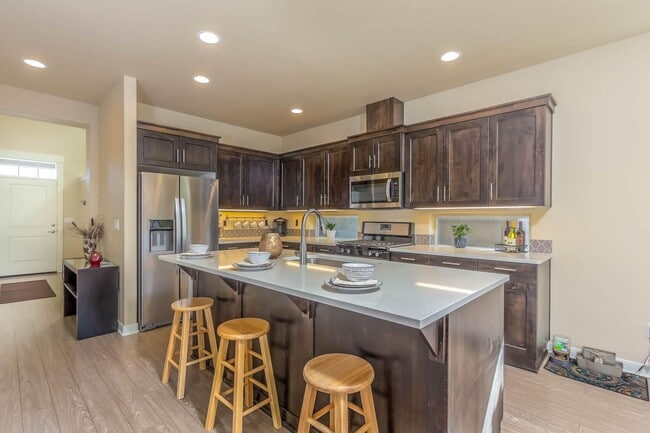 Building Photo - 3760 SW Badger Ct