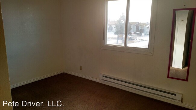 Foto del edificio - 1319 E 12th St