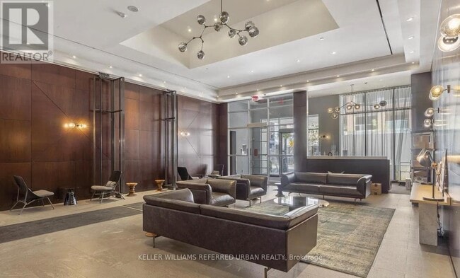 Building Photo - 36 Blue Jays Way