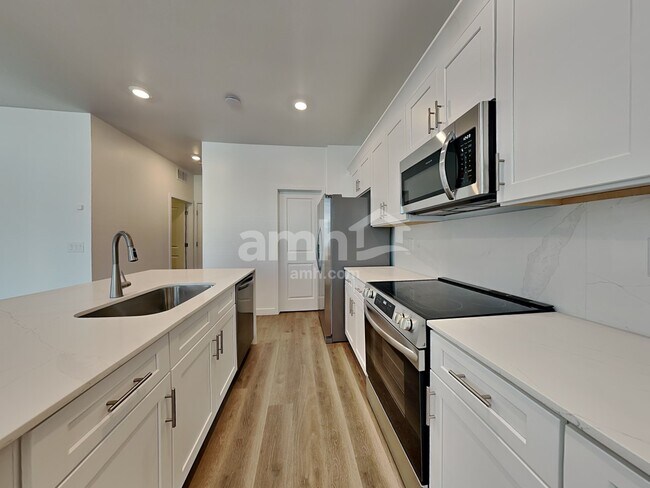 Building Photo - 20177 W Thomas Rd