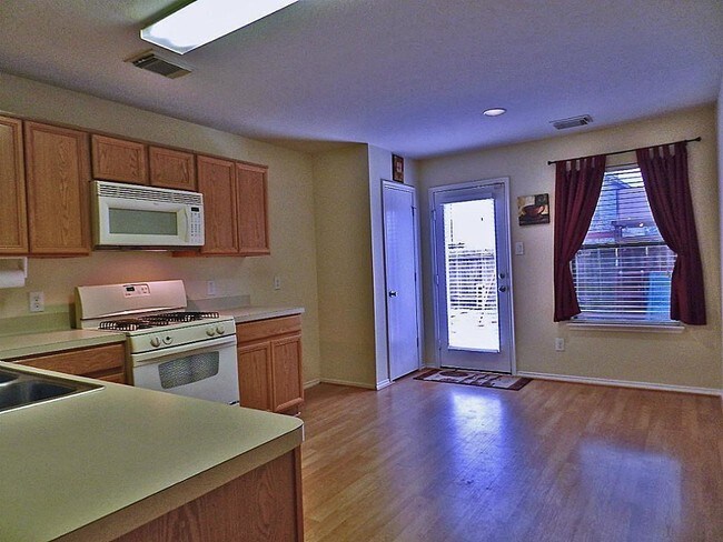 Building Photo - 6527 Fairbrook Park Ln