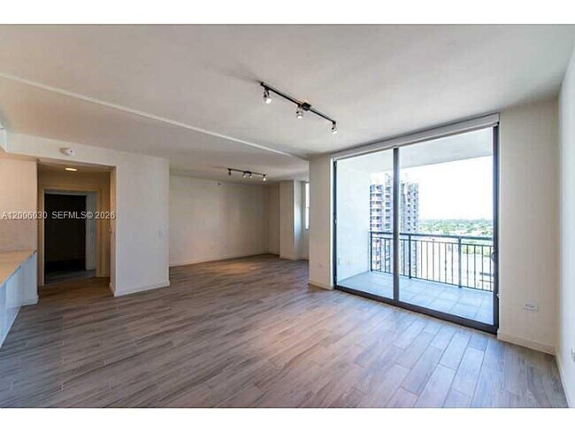 Foto del edificio - 999 SW 1st Ave