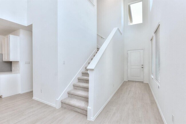 Foto del edificio - 18010 Cedar Waxwing Wy