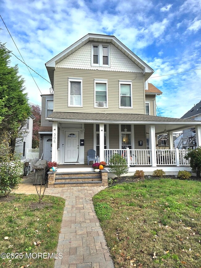 Building Photo - 305 3rd Ave