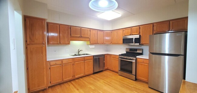 Foto del edificio - 5000 Oakton St