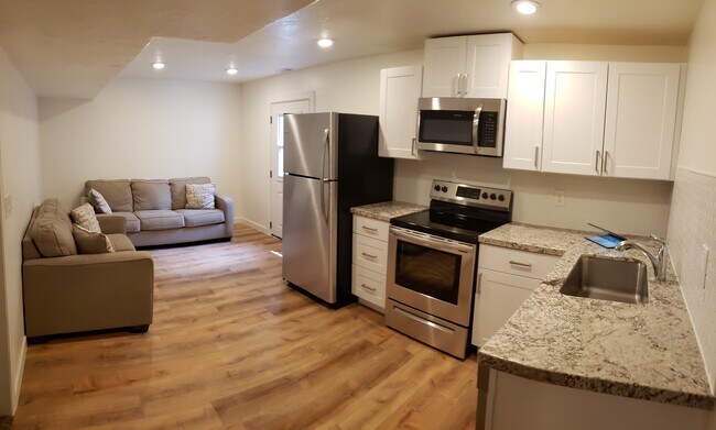 Cocina/Sala de estar - 587 HILLSIDE DR