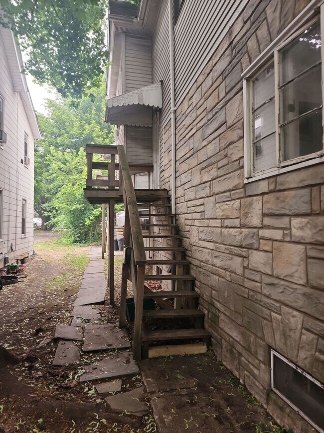 Foto del edificio - 716 W Lackawanna Ave